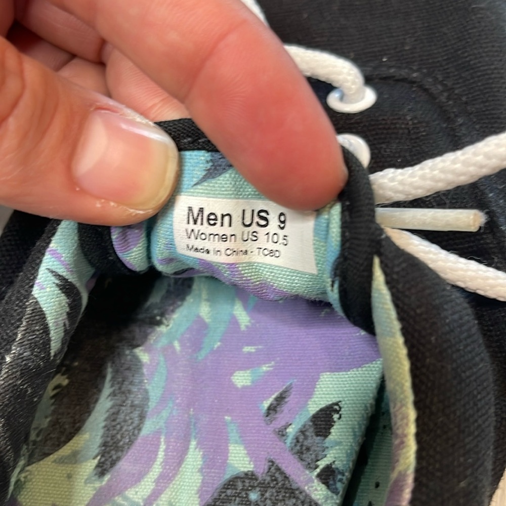Black Vans - Picture 6 of 6